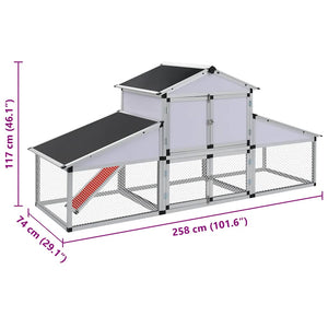 Hönshus i aluminium med uteplats och värprede aluminium