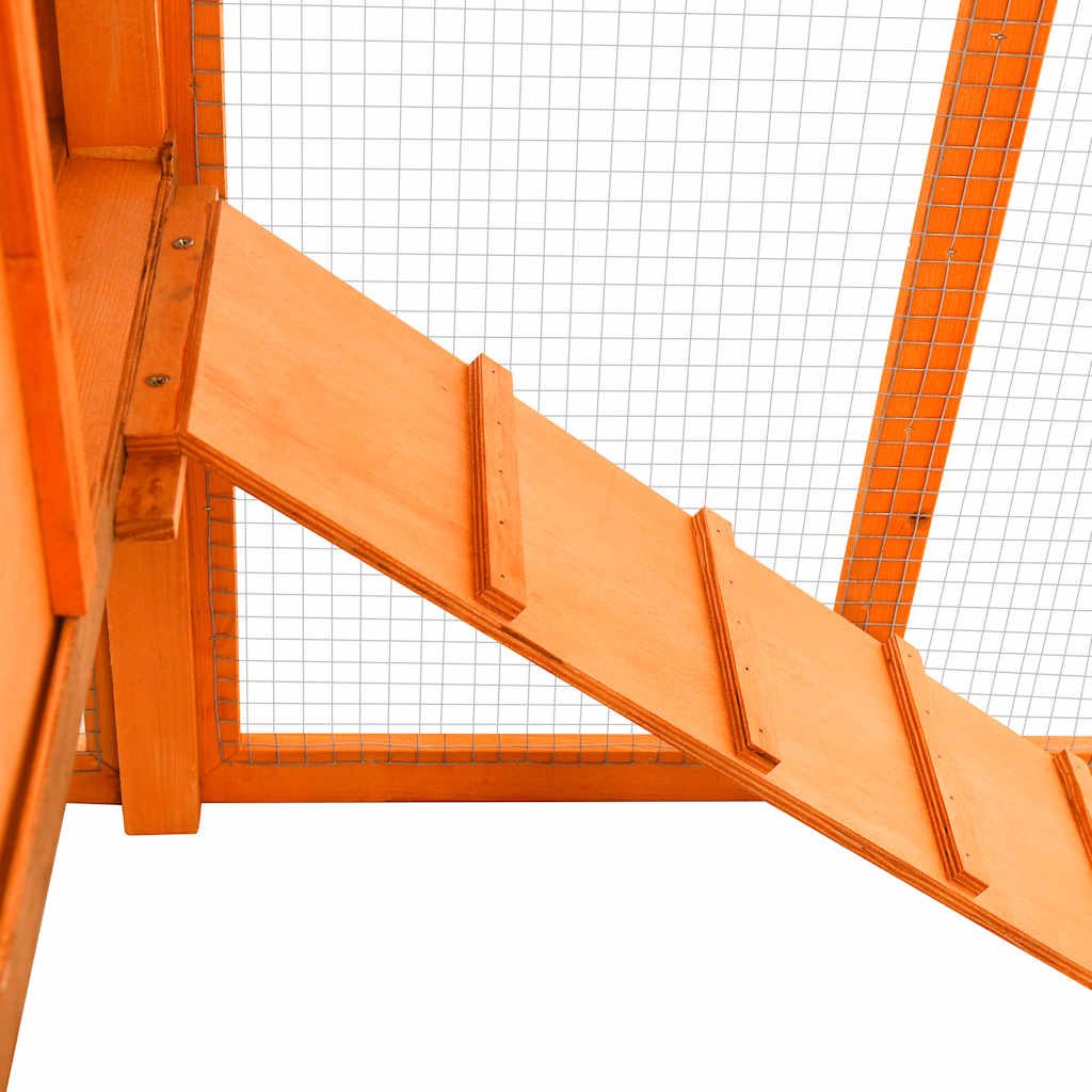 Hönsbur med värprede massivt granträ