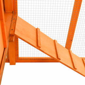 Hönsbur med värprede massivt granträ