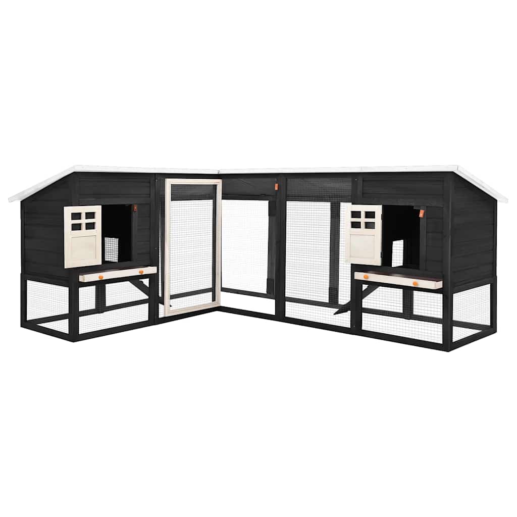 Utebur med inhägnad grå och vit massivt granträ