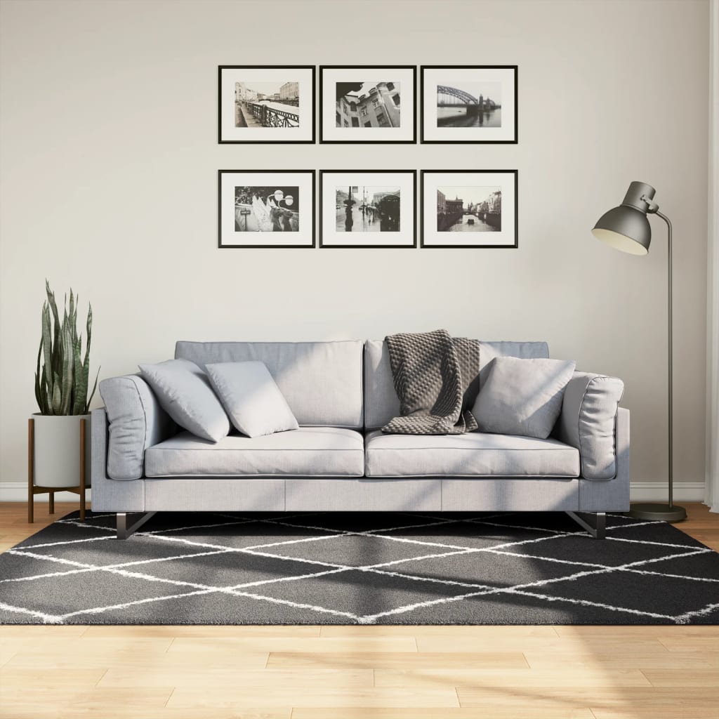 Ryamatta PAMPLONA lång lugg modern svart & gräddvit 140x200 cm