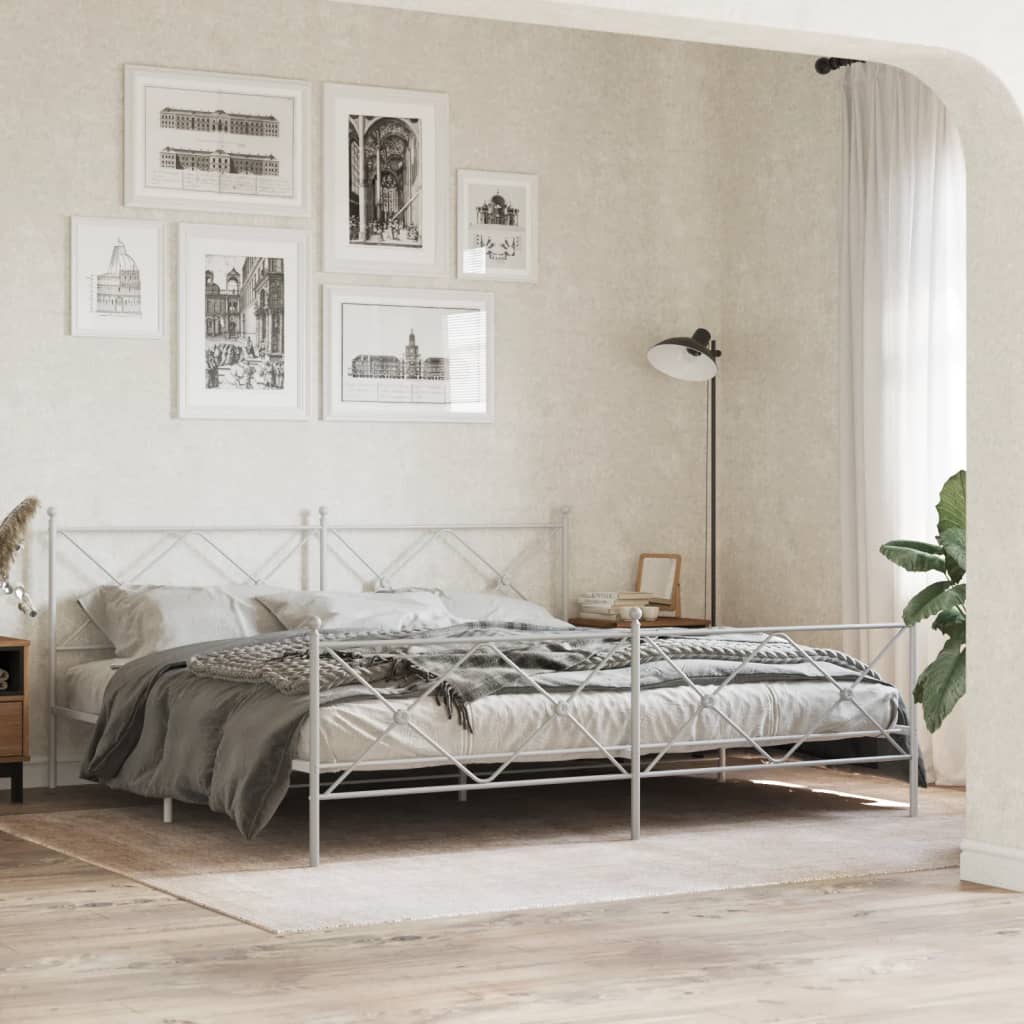 Sängram med huvudgavel och fotgavel vit metall 200x200 cm
